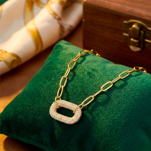 Luxusný pozlátený strieborný náhrdelník 